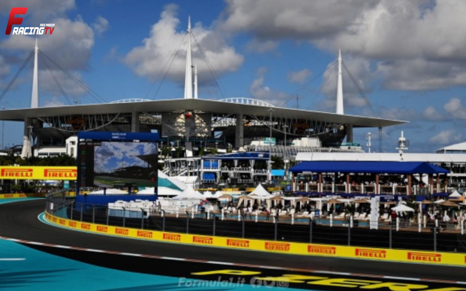 GP DI MIAMI: IL CIELO SI DIPINGE DI ARANCIONE E FERRARI PROFONDO ROSSO