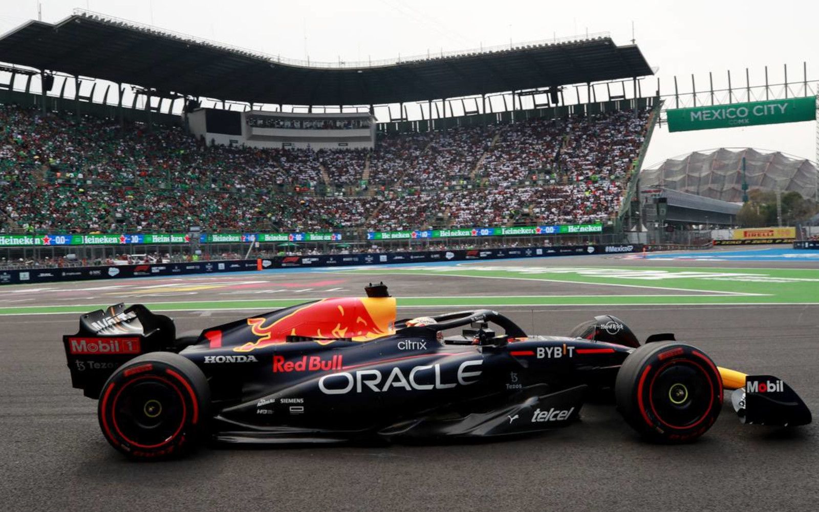 Max Verstappen ha stabilito il nuovo record di vittorie in un Mondiale di Formula 1